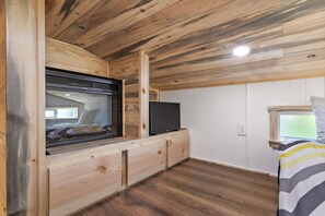 1 soverom, strykejern/-brett, wi-fi (inkludert) og sengetøy