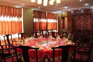 Unclassified image, 3 of 47, button - Fuhua Hotel (Shouguang)
