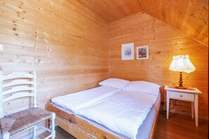 2 bedrooms, WiFi - Quaint Holiday Home in Gleznowo with Parasol (Bobolin)