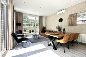 Dining - Nature Park Chalet in Hoenderloo (Hoenderloo)