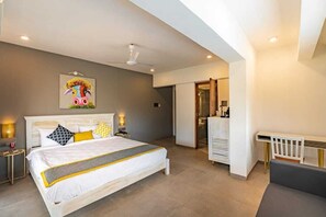 Habitación cuádruple superior | Escritorio, cortinas blackout, insonorización y wifi gratis 