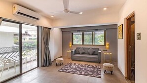 Superior Quadruple Room - The Bark- An Art Hotel (Mawal)