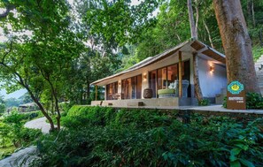 Family Cottage (NOT for 0-3 yr Infants / 60+ Senior Citizens) | Teres/patio