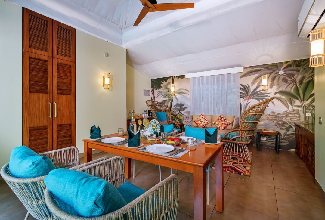 Family Cottage (NOT for 0-3 yr Infants / 60+ Senior Citizens) | Living area