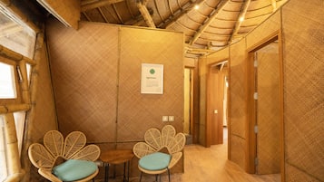 Bamboo Luxury Cottage | Living area