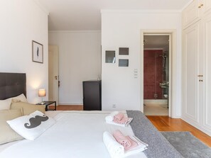 1 bedroom, iron/ironing board, internet