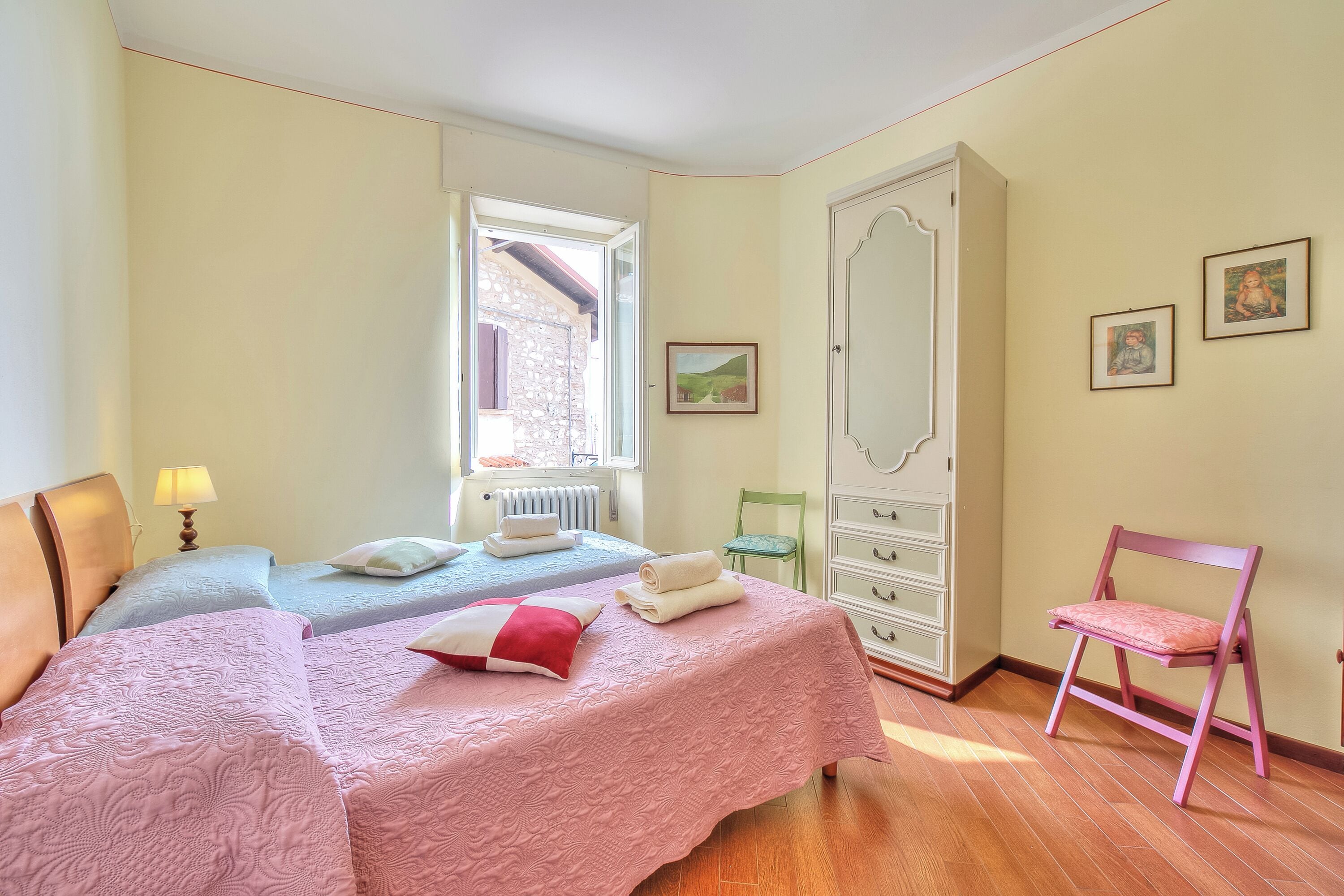 Standard-Stadtwohnung, Mehrere Schlafzimmer, 2 Bäder (Angela -Terrace & beautiful View lake) | 3 Schlafzimmer, kostenloses WLAN, Bettwäsche