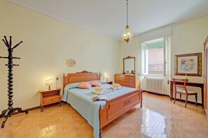 Standaard resortwoning, meerdere slaapkamers, 2 badkamers (Angela -Terrace & beautiful View lake) | 3 slaapkamers, gratis wifi, beddengoed
