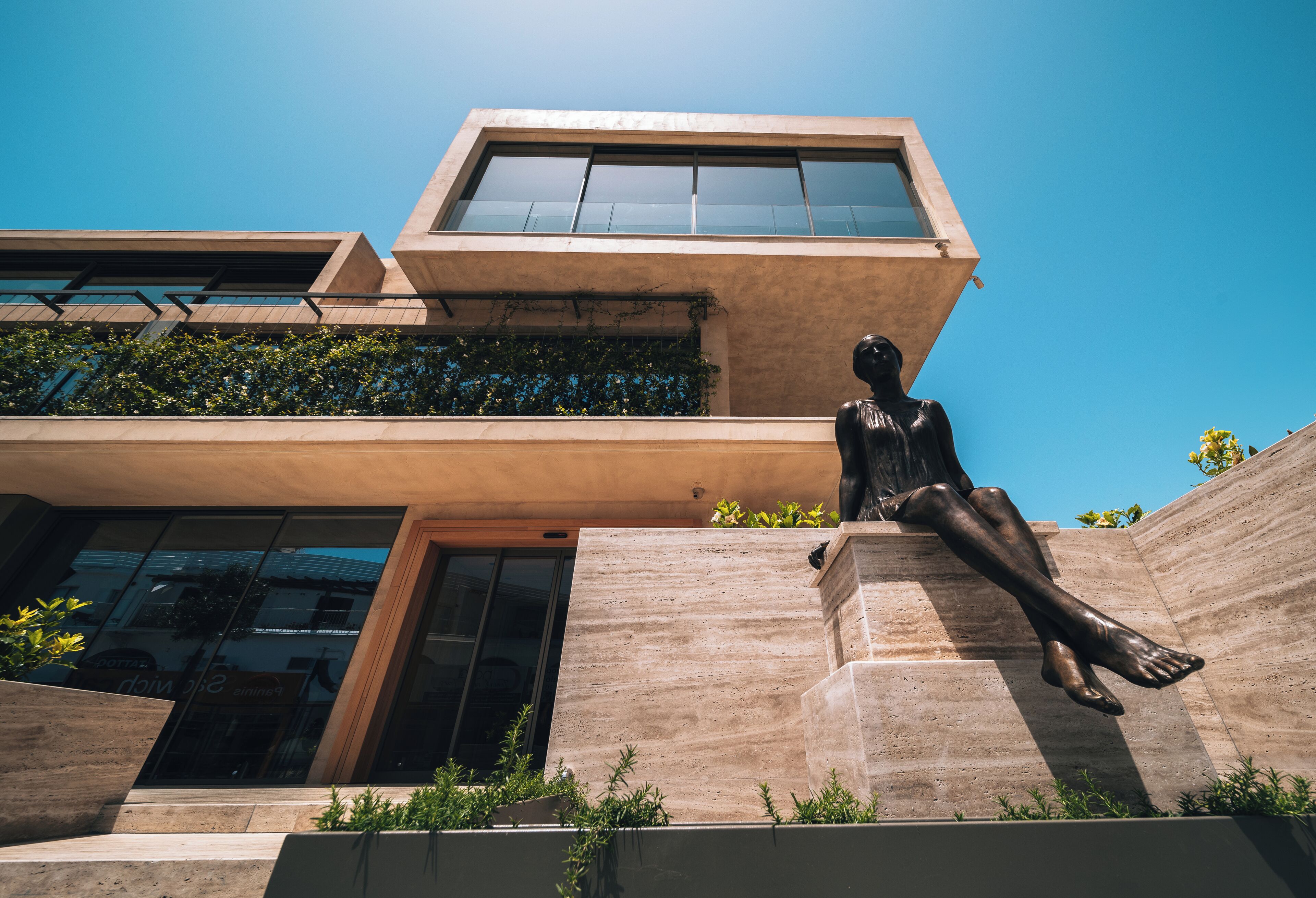 Mặt tiền nơi lưu trú