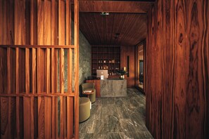 カップル用トリートメントルーム、ボディ トリートメント、ボディスクラブ、フェイシャル トリートメント