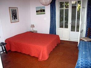 4 عدّة غرف نوم وواي فاي وتسهيلات لدخول الكراسي المتحركة