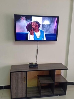 Television - Stay.Plus Saphire Court Apartment (Nairobi)