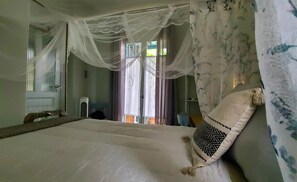 1 室のベッドルーム、デスク、アイロン / アイロン台、WiFi (無料)