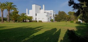 Exterior - Finca Campo Viejo with Garden, Terrace & Wi-Fi (Isla Cristina)