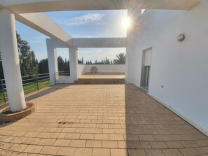 Terrace/patio - Finca Campo Viejo with Garden, Terrace & Wi-Fi (Isla Cristina)