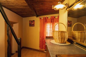 Interior - Apartment "Borgo Santa Caterina Albego Diffuso" with Mountain View (Castiglione di Sicilia)