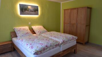 3 bedrooms, WiFi, bed sheets