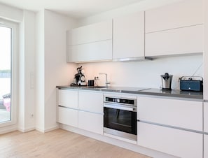 冰箱、烤箱、洗碗机、茶具/咖啡用具