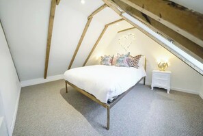 1 bedroom, free WiFi, bed sheets - The Wee House by the Sea (Balintore)