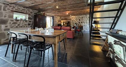 Gßte rural rénové avec charme à Marcillat, jardin et terrasse