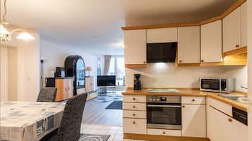 Réfrigérateur, micro-ondes, four, lave-vaisselle