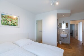 2 Schlafzimmer, Reisekinderbett, WLAN