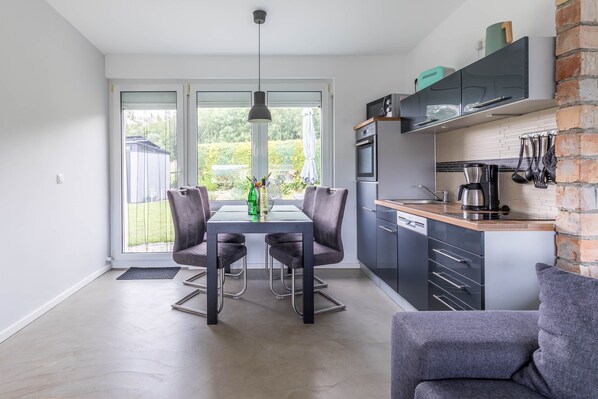Fridge, microwave, dishwasher, coffee/tea maker