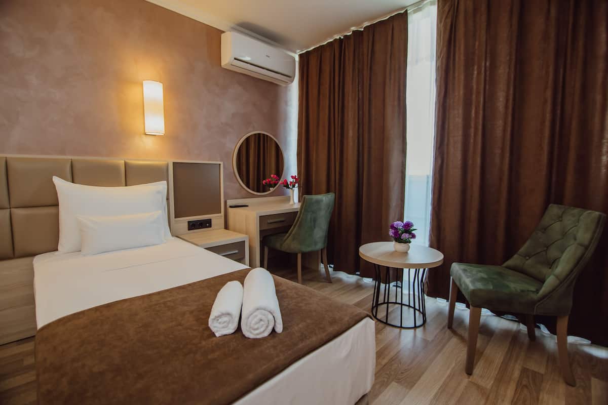 Standard Double or Twin Room | Hypo-allergenic bedding available, minibar, desk, laptop workspace