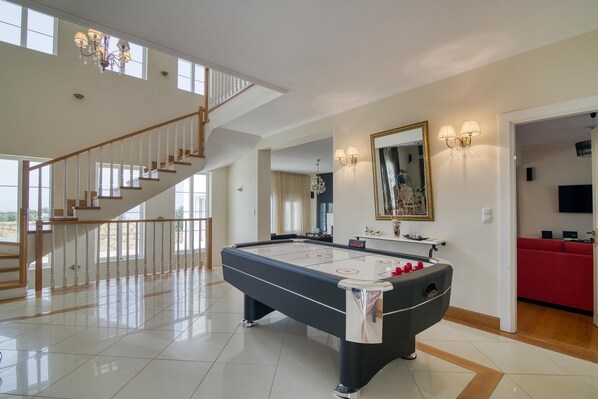 Family Villa, Multiple Bedrooms (Amazing Pool Villa Kyllini Sea View) | Game room - Amazing Pool Villa Kyllini Sea View (Andravida-Kyllini)