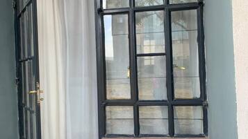 Pintu masuk properti