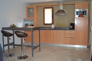 Kühlschrank, Ofen, Herdplatte, Geschirrspüler