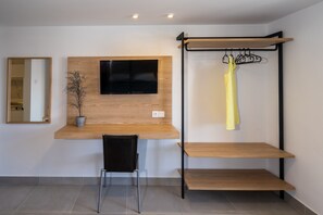 舒适复式房 | 办公桌、隔音、免费 WiFi