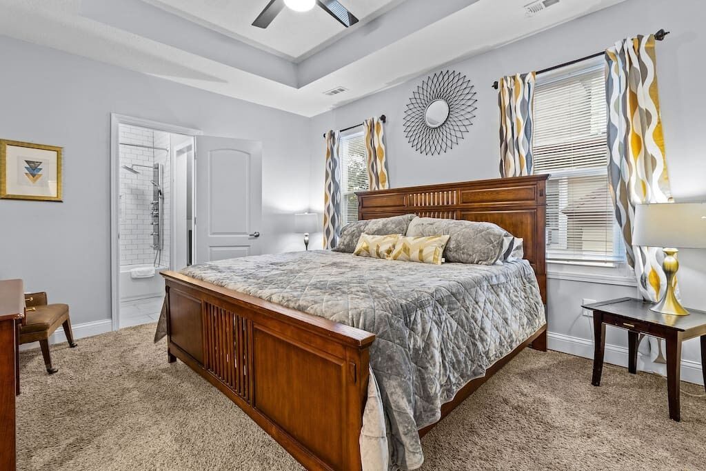 Midtown Boulevard - Hot Tub by Plaza & Westport