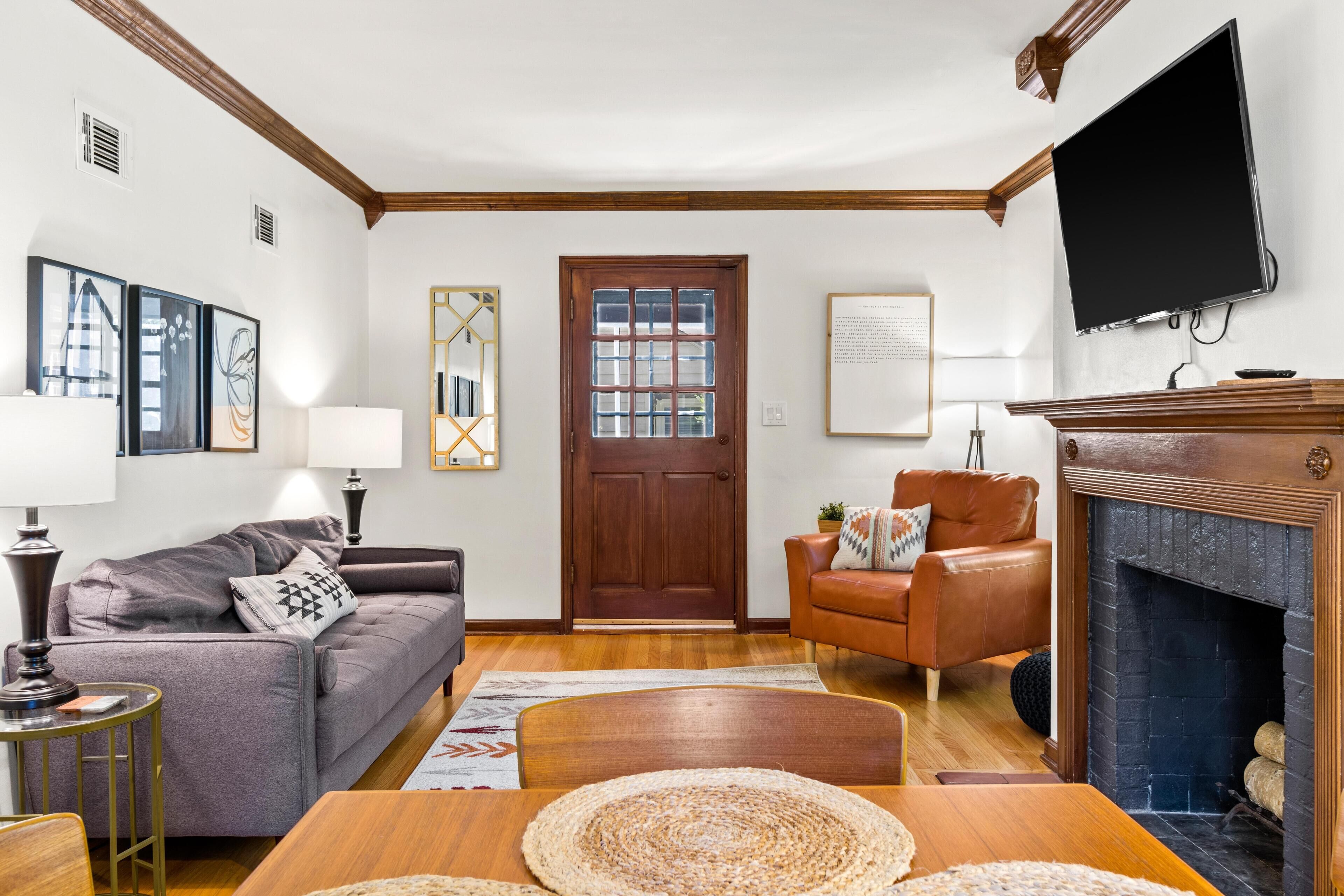 Cedar St. Bungalow + Fenced Yard + Mins to I-35 & KU Med