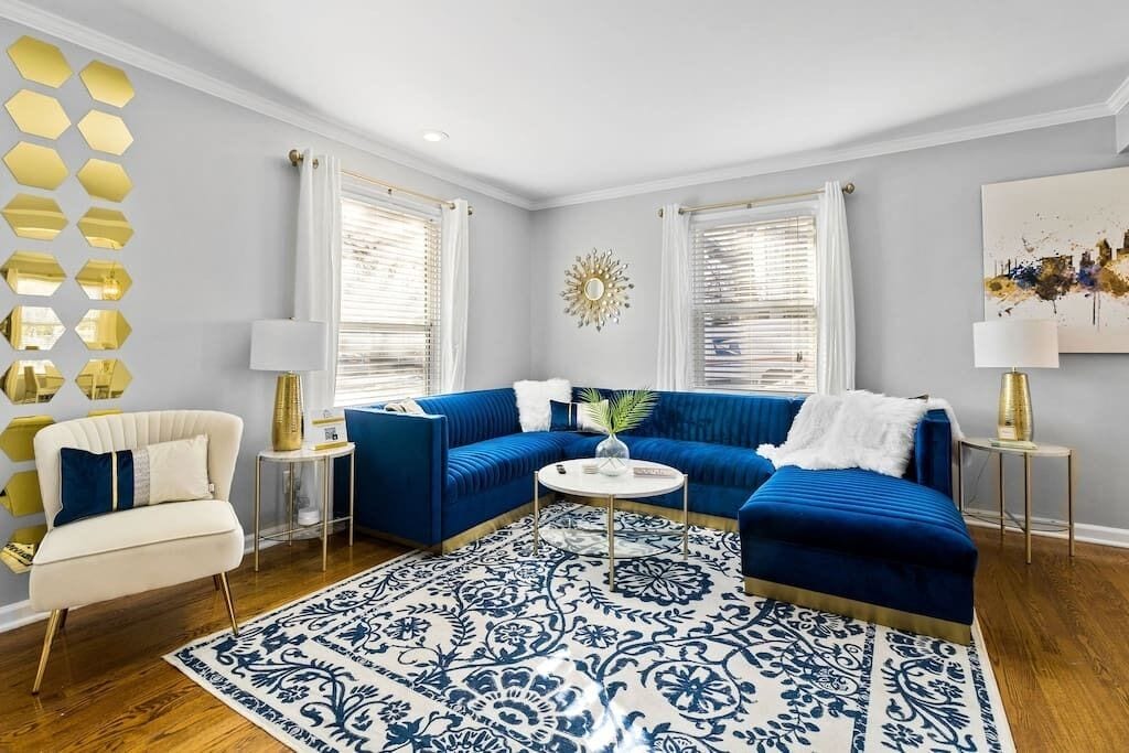 The adorable Kansas City Coach House is cozy and comfortable