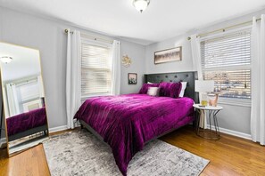 2 habitaciones, escritorio, tabla de planchar con plancha y wifi gratis 