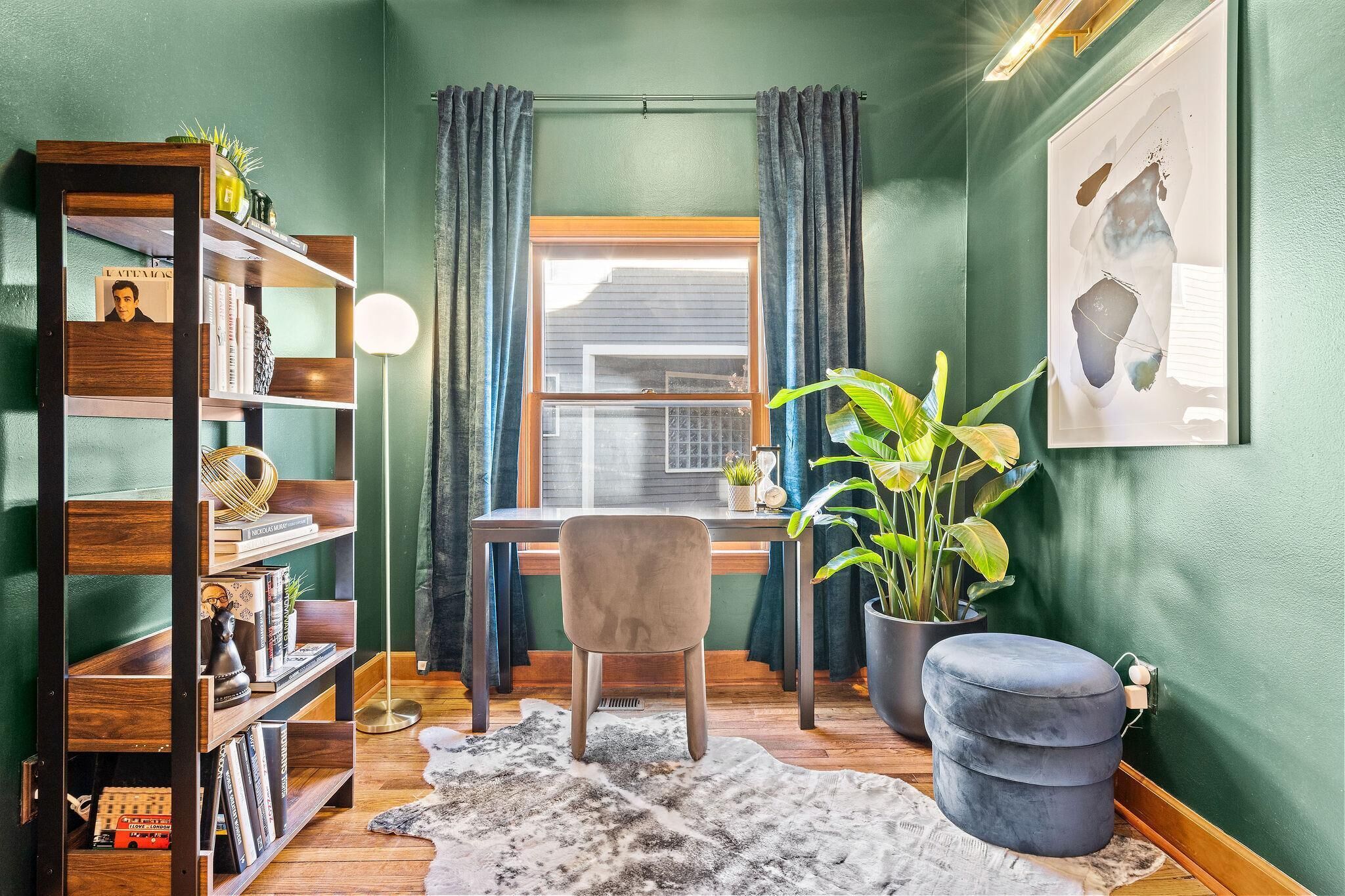 Gorgeous Victorian + Mins From Downtown