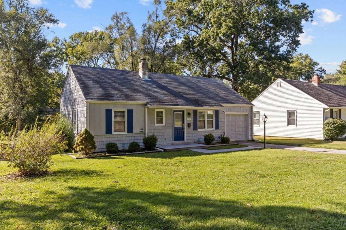 Jefferson Cottage - Large Home + Walkable to Waldo!