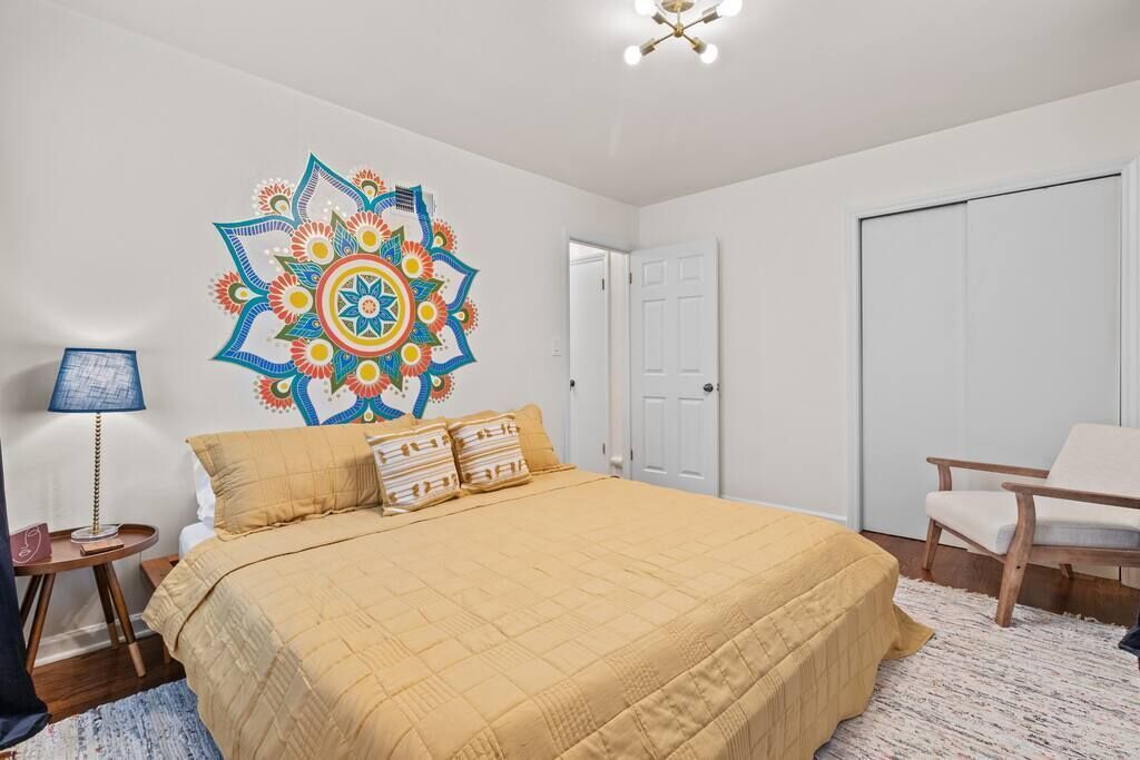 Beautiful Updated Ranch + Fenced In Yard + Minutes to Plaza!