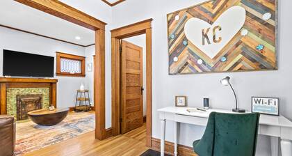 KC Nest - Mins from Plaza + Streetcar + Parking!