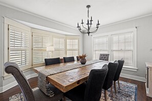 Dining - Walkable to the Plaza & UMKC + Parking (Kansas City)