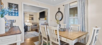 Cottage Mins From Stadiums + Parking + Pet Welcome