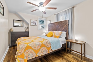 3 habitaciones, escritorio, tabla de planchar con plancha y wifi gratis
