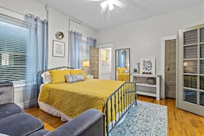 3 habitaciones, escritorio, tabla de planchar con plancha y wifi gratis