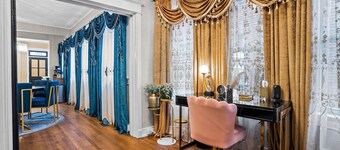 The Downtown Luxe - Superior Amenities & minutes from downtown, Westport and the Plaza!