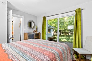 2 bedrooms, desk, iron/ironing board, free WiFi