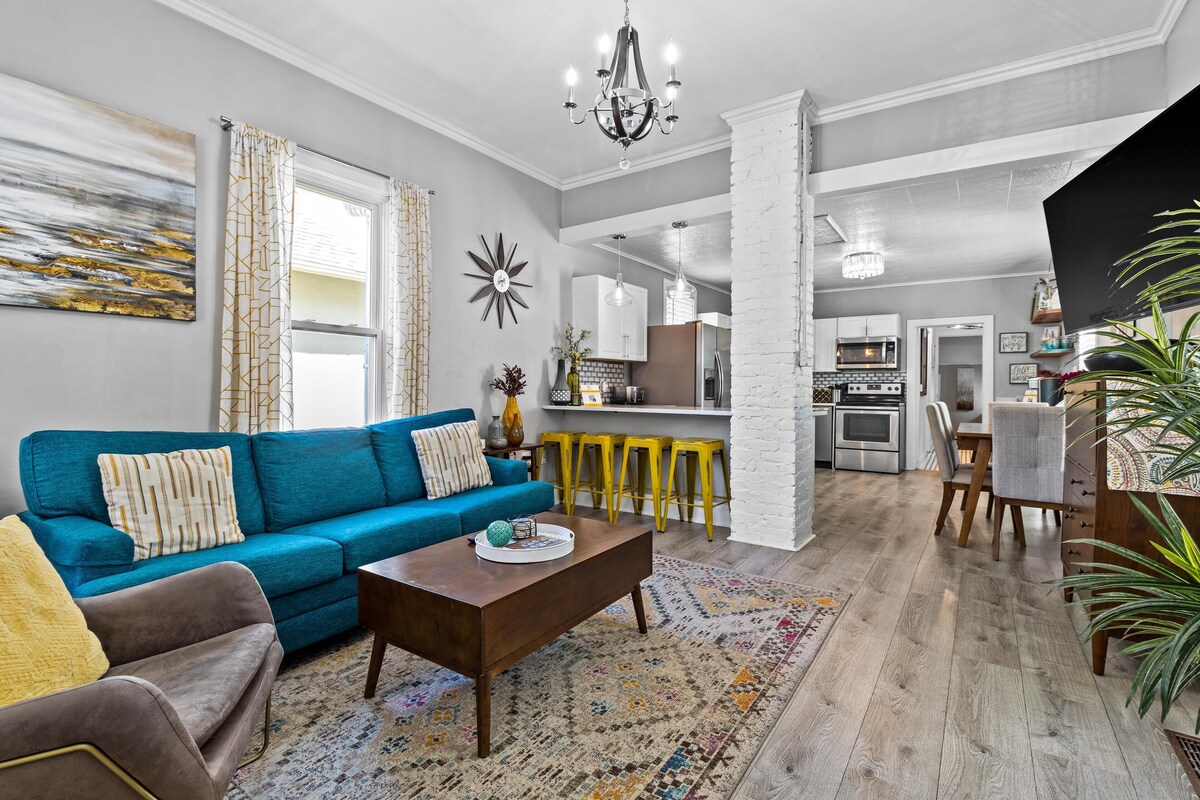 Westport Hideaway - Minutes to Westport! Private Parking + Pet Friendly