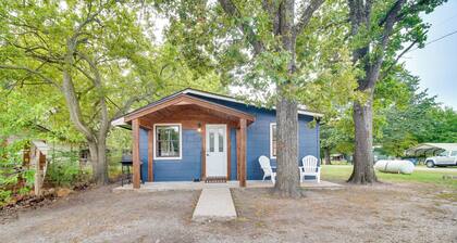 Half-Mi to Marina: Pet-Friendly Disney Home
