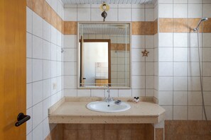 Shower, free toiletries, towels, soap - Sunny Hill by Estia (Hersonissos)