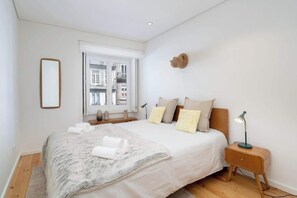 1 habitación, tabla de planchar con plancha, cuna de viaje y wifi 